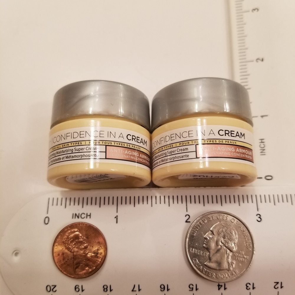 ✅3501 It Cosmetics 2 Deluxe Sample size jars of Confidence in A Cream